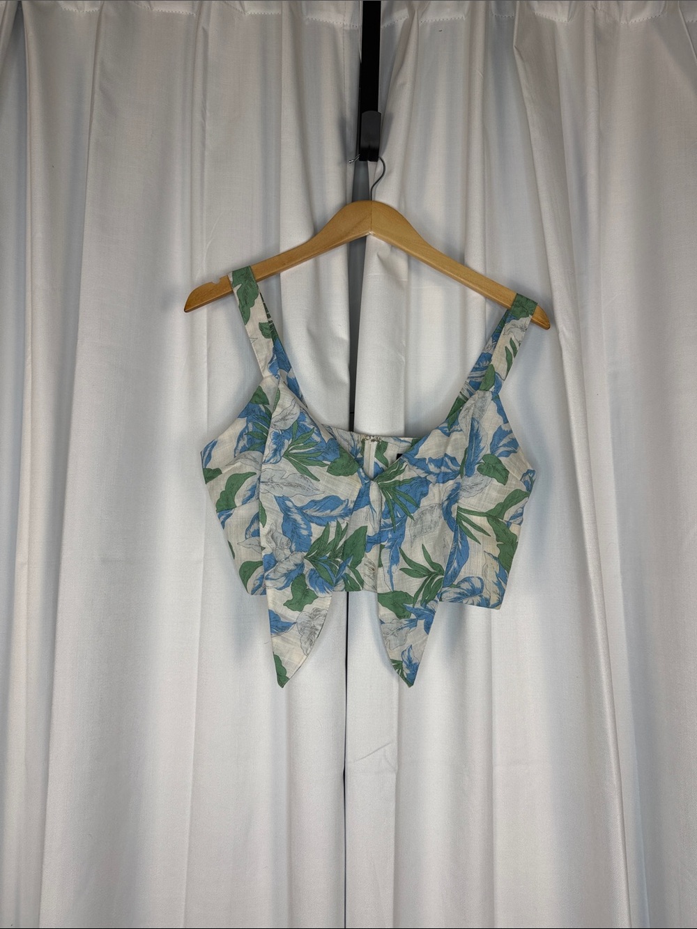 Very J Blue and Green Floral Tie-Front Crop Top